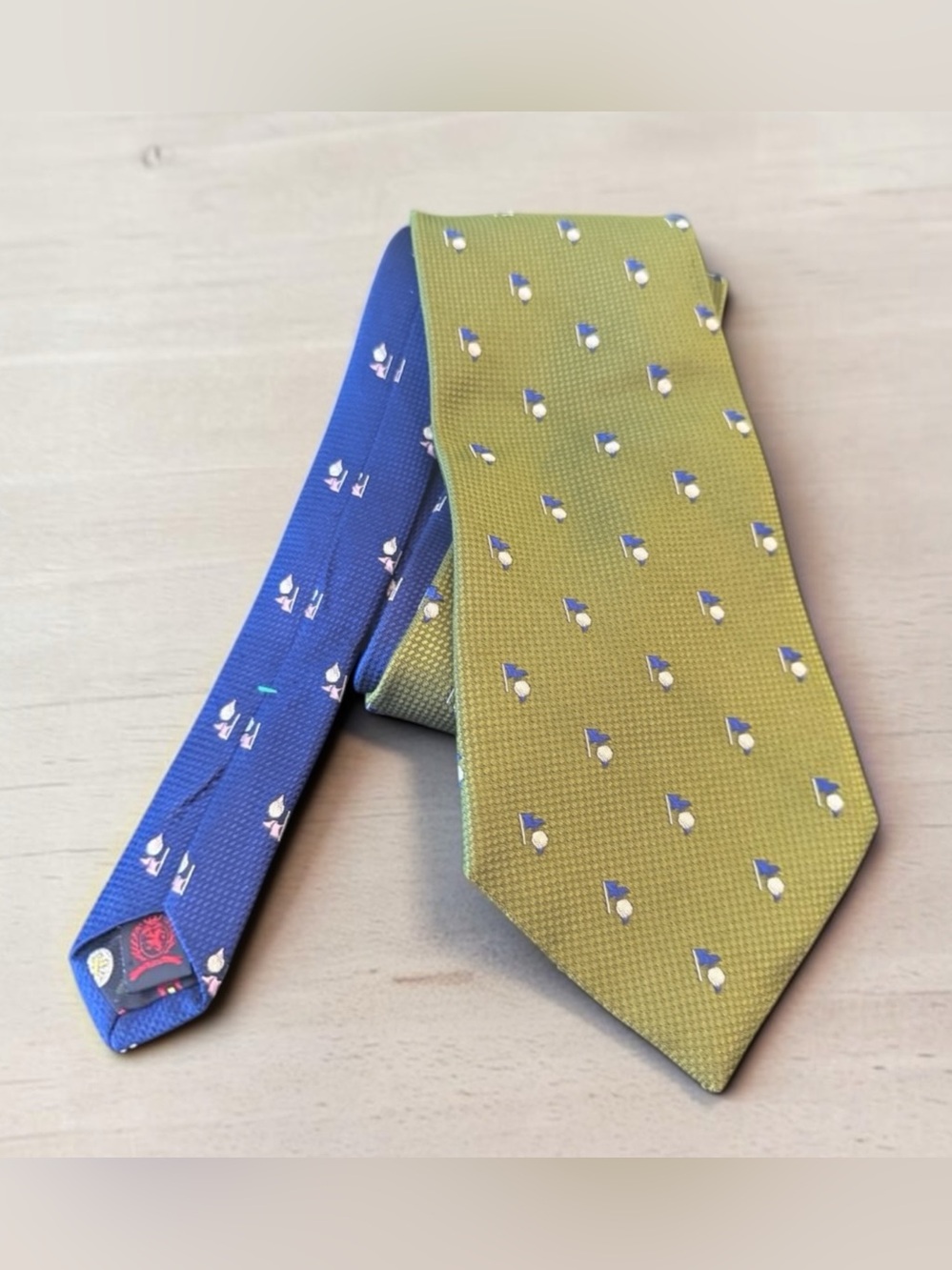Vintage Tommy Hilfiger  Green & Blue Golf Flag Silk Tie